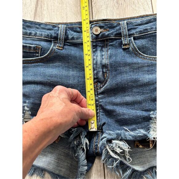 KanCan Los Angeles leopard distressed jean shorts size M - Picture 9 of 11